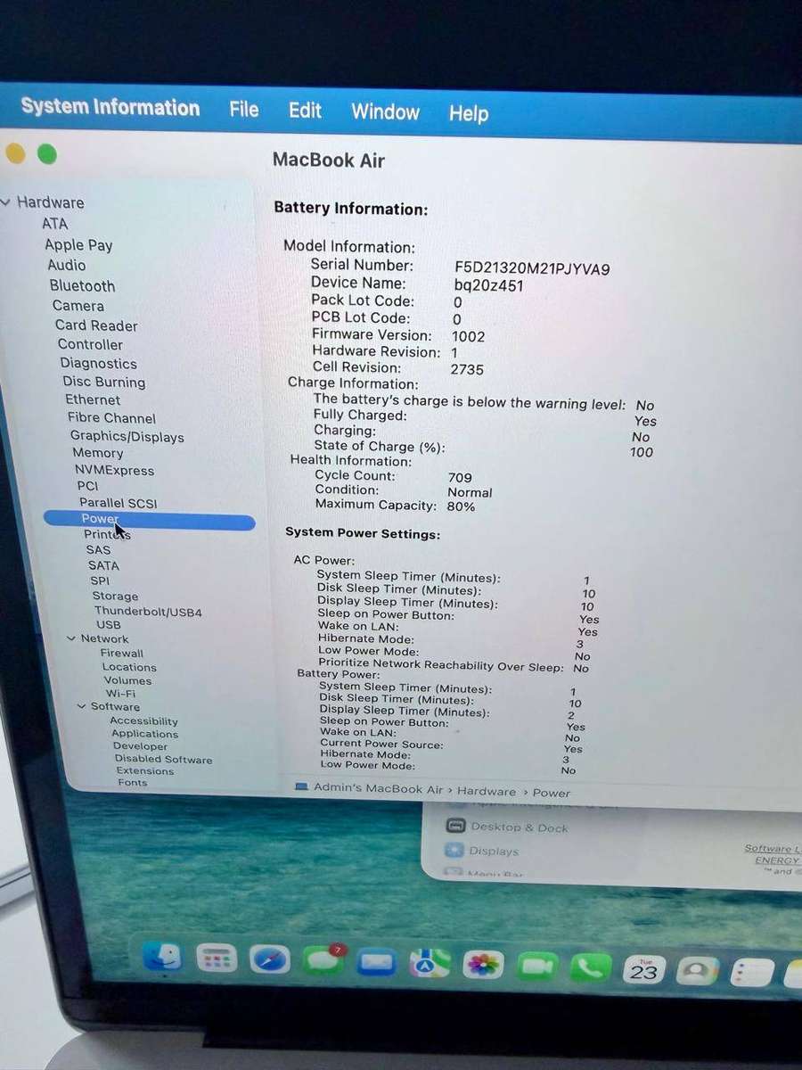MacBook Air 13.3 Inch Retina, M1 Processor, 2020 (256GB) Box & Charger