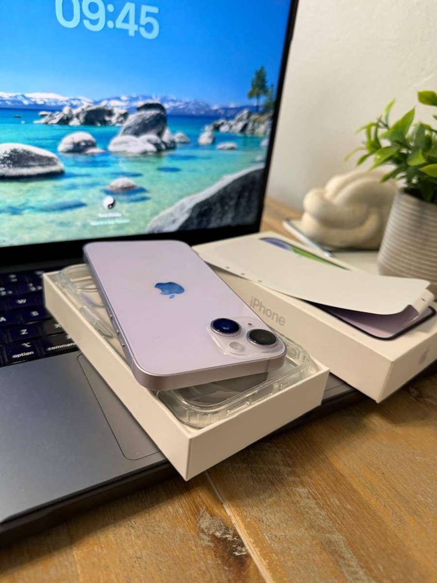 iPhone 14 (128GB) Excellent Condition *SPOTLESS AS NEW*  + Box & Accessories