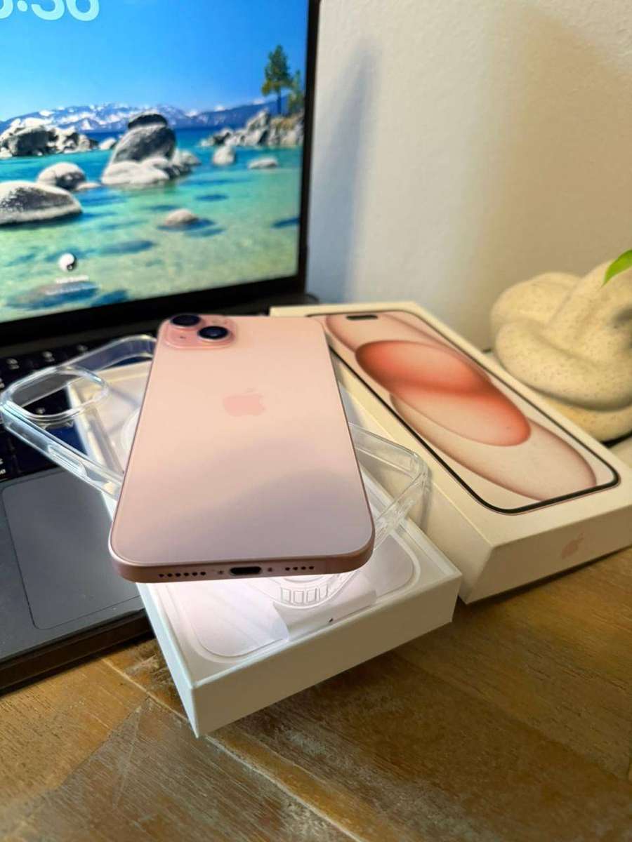 iPhone 15 Plus (256GB) PRESTINE Pre-owned Condition + Box , Charger & Accessories
