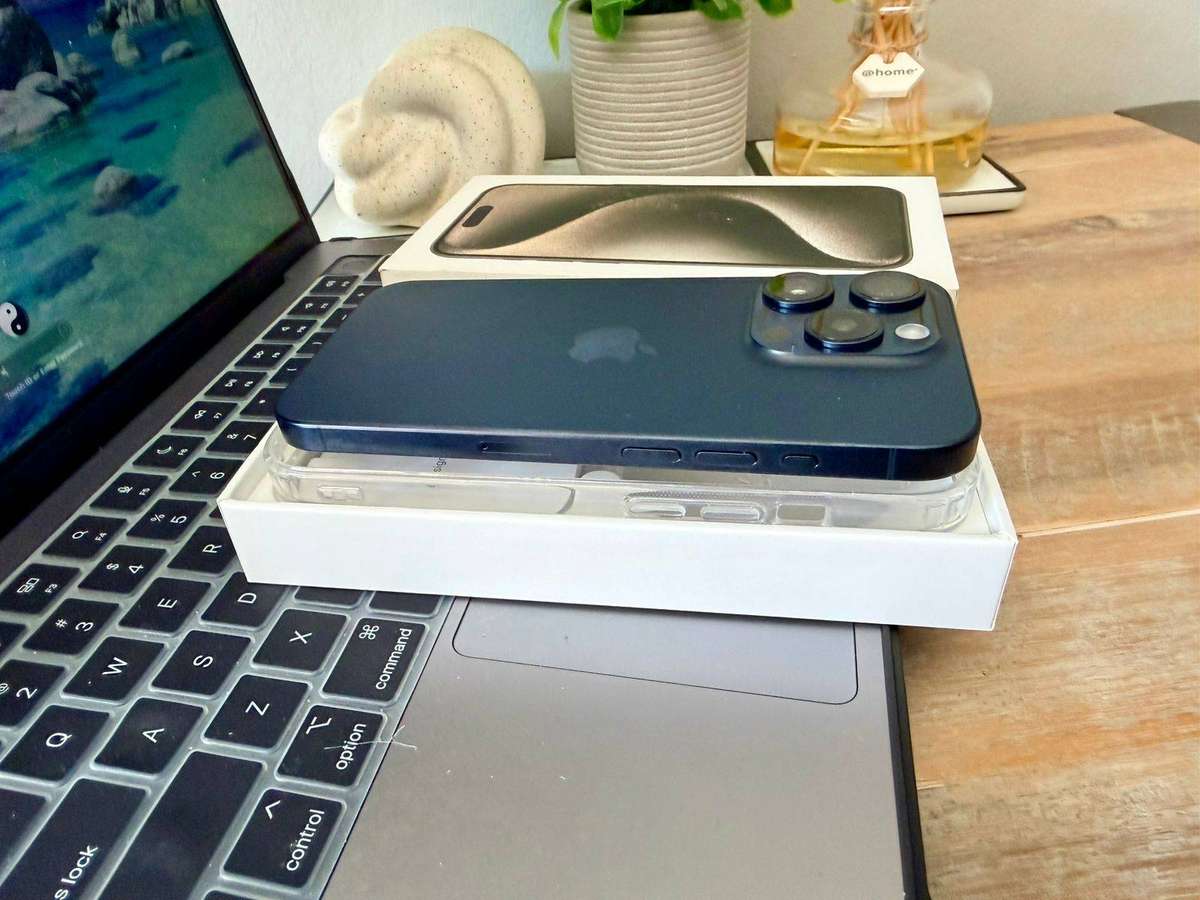iPhone 15 Pro (512GB) Excellent Condition + Box & Accessories