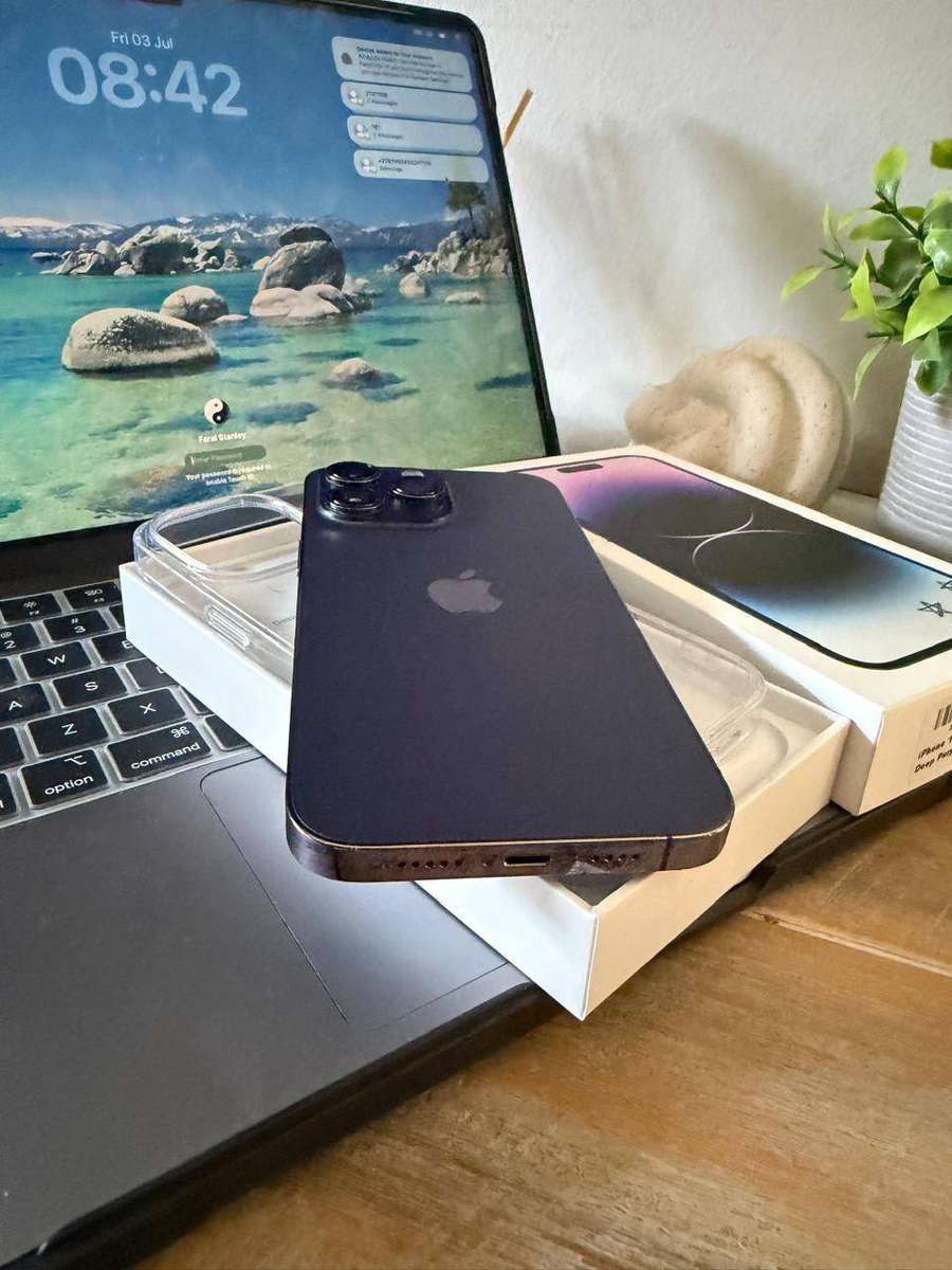 iPhone 14 Pro Max (512GB) Deep Purple *EXCELLENT CONDITION* + Complementary Screen Protector & Case