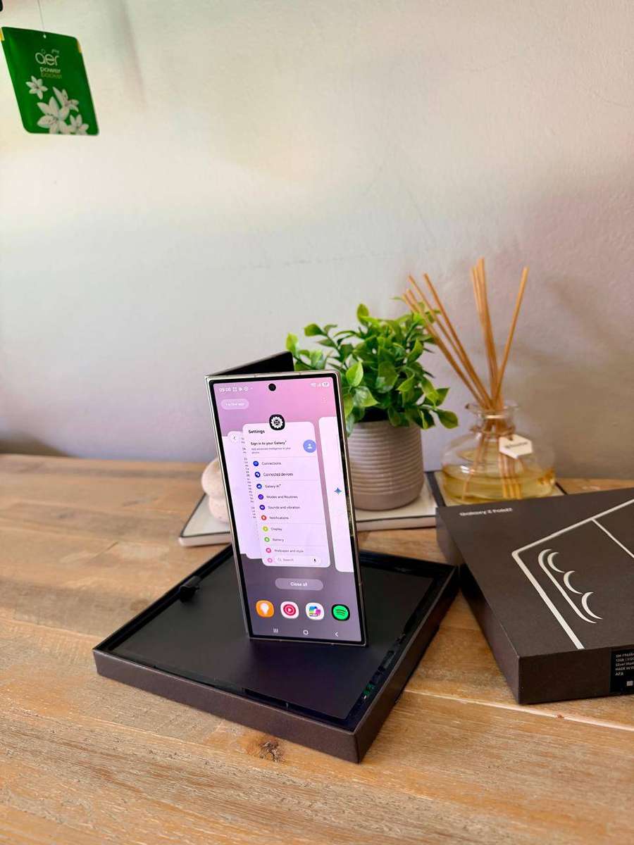 Samsung Galaxy Z Fold 7 (512GB) + Box