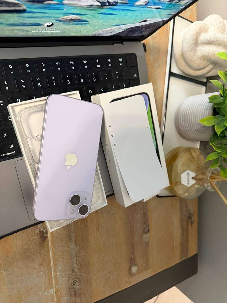 iPhone 14 (128GB) Excellent Condition *SPOTLESS AS NEW*  + Box & Accessories
