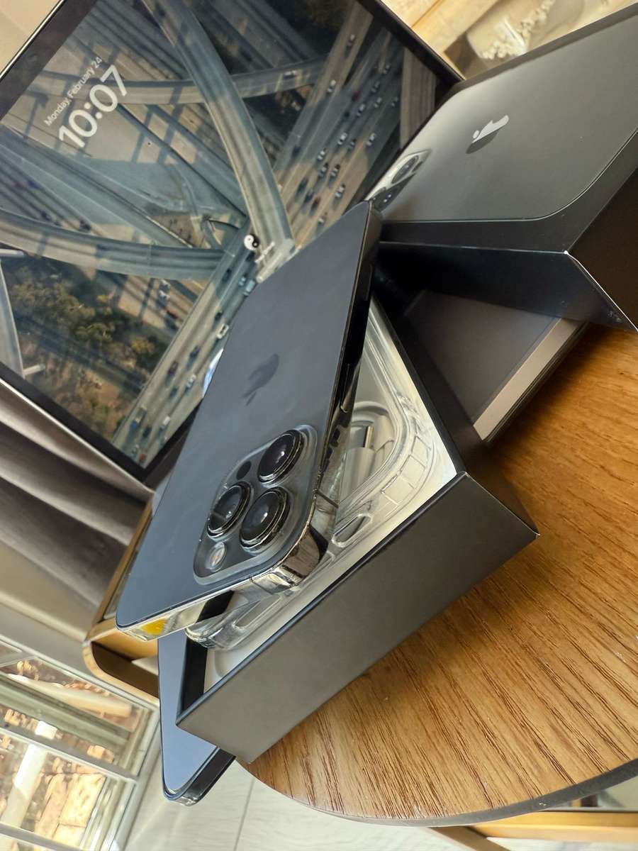 iPhone 13 Pro Max 128GB Space Grey + Box & Extras