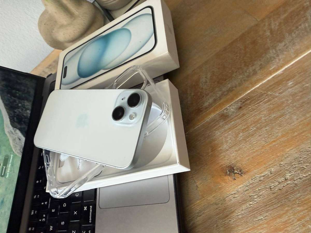 iPhone 15 (128GB) Excellent Condition + Box & Accessories