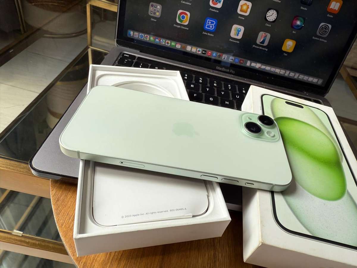 iPhone 15 Plus (128GB) Green * Excellent Pre-owned Condition * + Box & Extra accessories