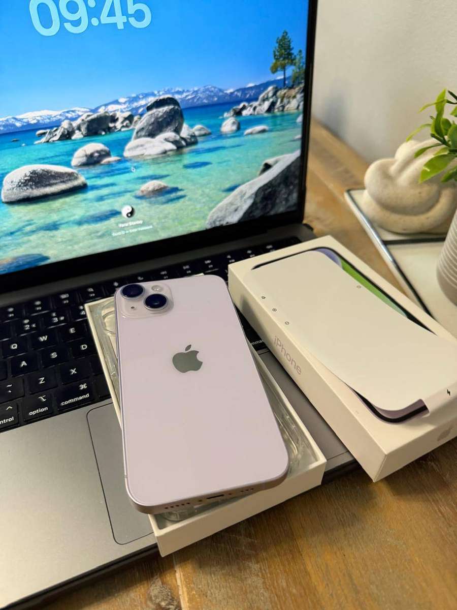 iPhone 14 (128GB) Excellent Condition *SPOTLESS AS NEW*  + Box & Accessories