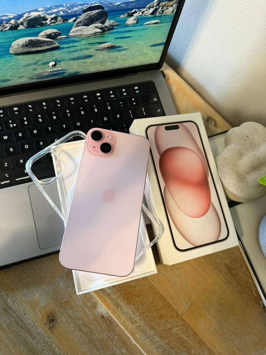 iPhone 15 Plus (256GB) PRESTINE Pre-owned Condition + Box , Charger & Accessories