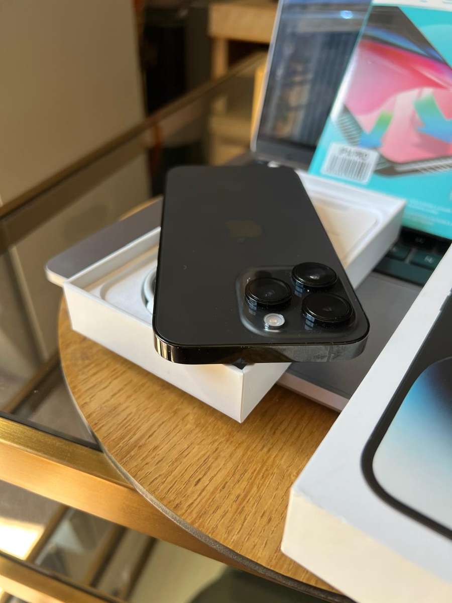 iPhone 14 Pro Space Black (128GB) Excellent Condition + Box & Accessories