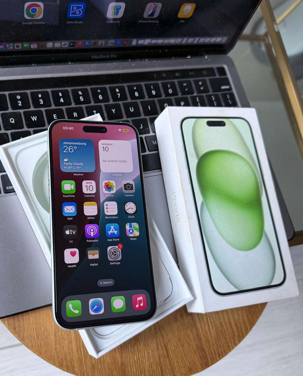 iPhone 15 Plus (128GB) Green * Excellent Pre-owned Condition * + Box & Extra accessories