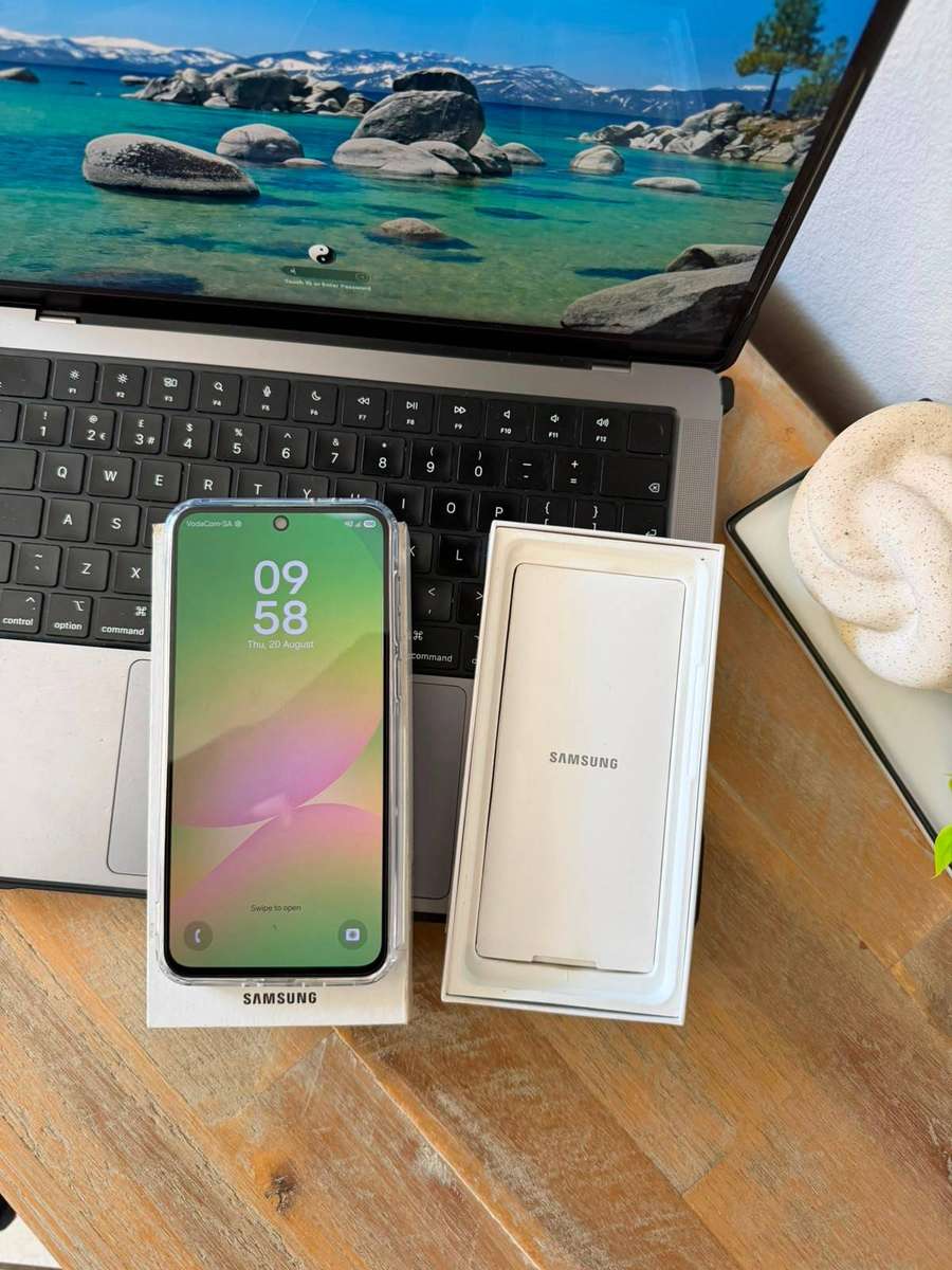 Samsung Galaxy A56 256GB + Box, Charger & Extras