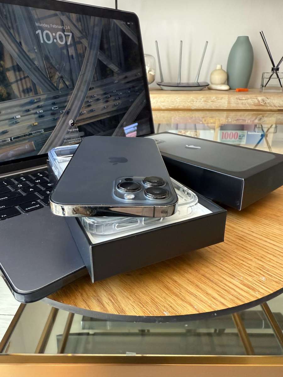 iPhone 13 Pro Max 128GB Space Grey + Box & Extras