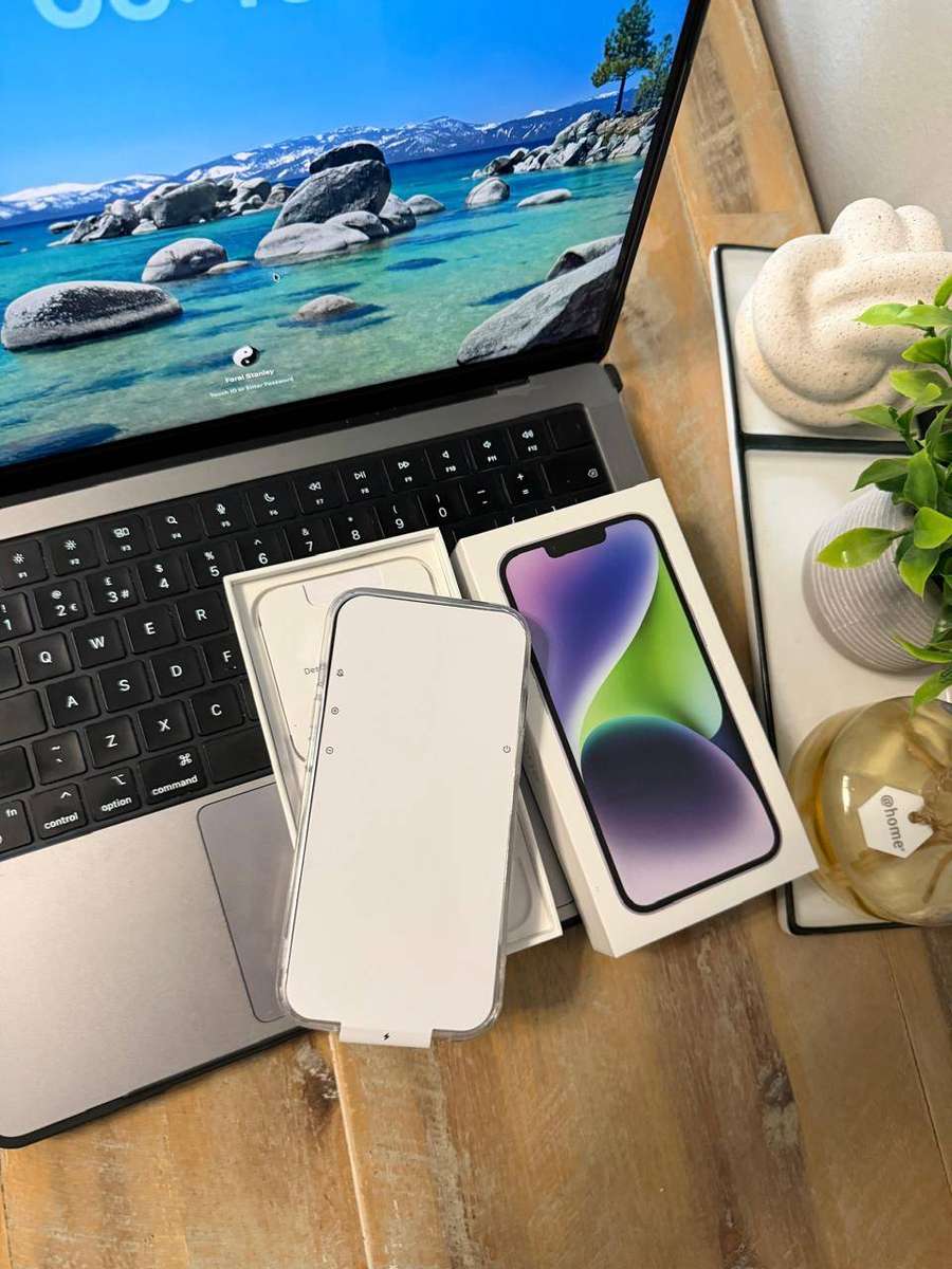 iPhone 14 (128GB) Excellent Condition *SPOTLESS AS NEW*  + Box & Accessories
