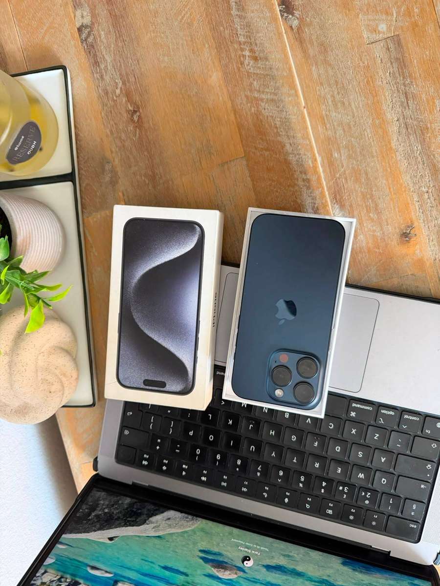 iPhone 15 Pro 256GB Excellent Condition + Box & Accessories