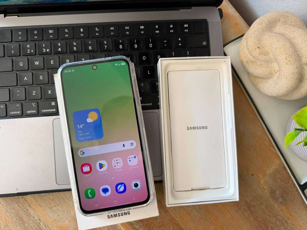 Samsung Galaxy A56 256GB + Box, Charger & Extras