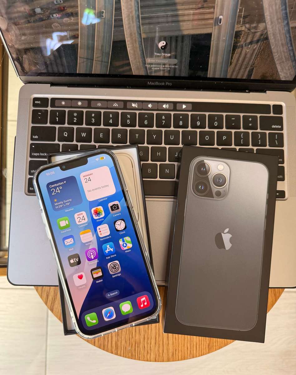 iPhone 13 Pro Max 128GB Space Grey + Box & Extras