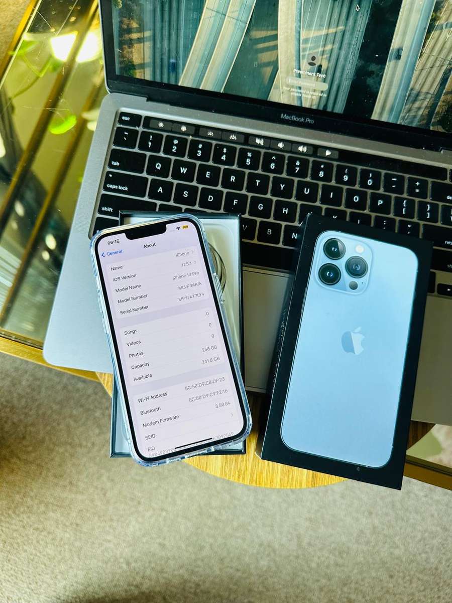 iPhone 13 Pro Sierra Blue (256GB) * EXCELLENT CONDITION  + box and all accessories