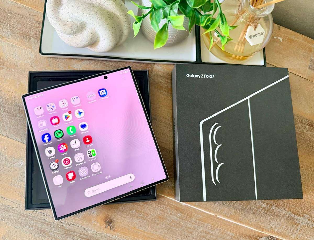Samsung Galaxy Z Fold 7 (512GB) + Box