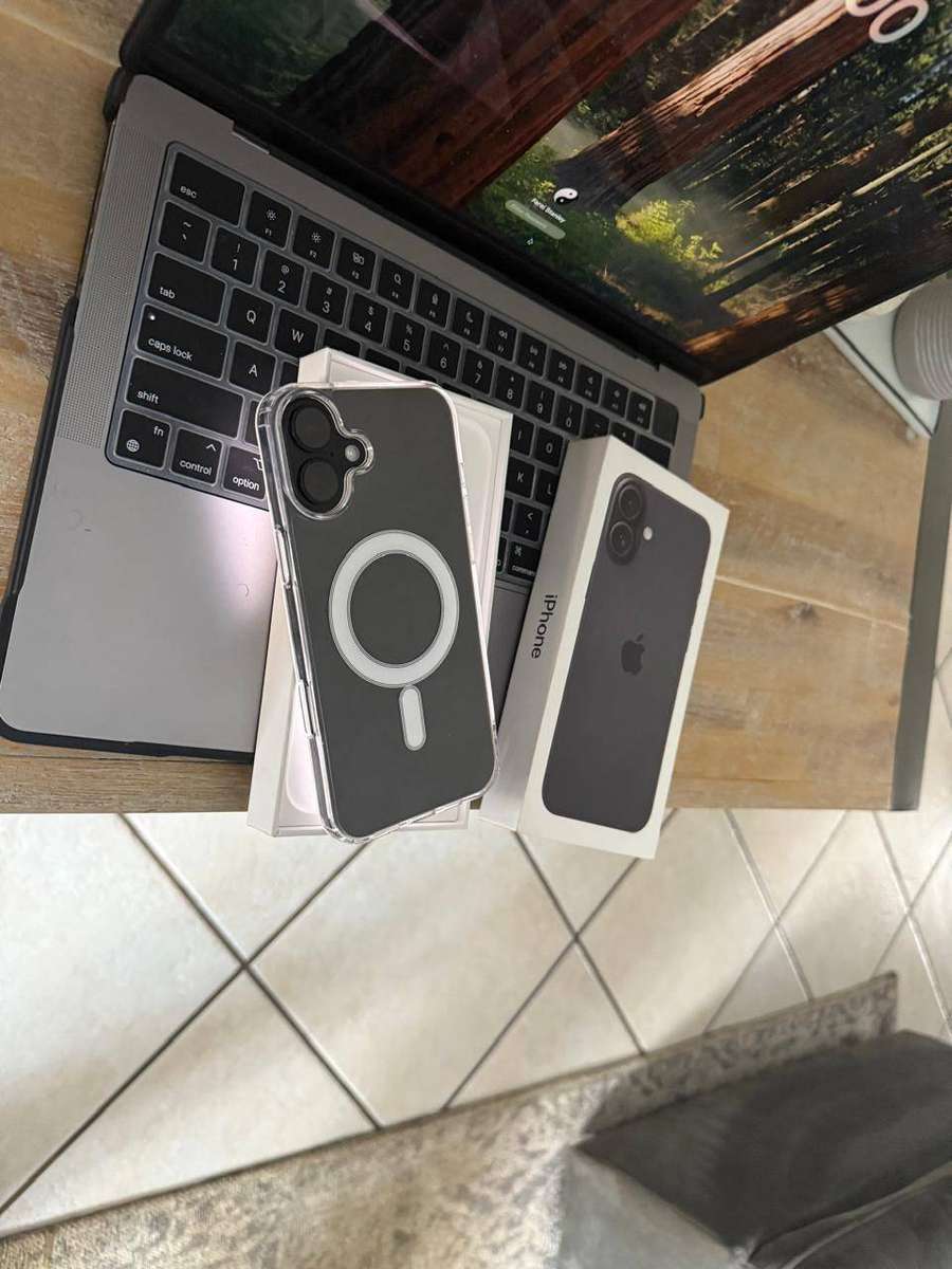 iPhone 16 (128GB) Excellent Condition, Like New + Box, Charger & Accessories