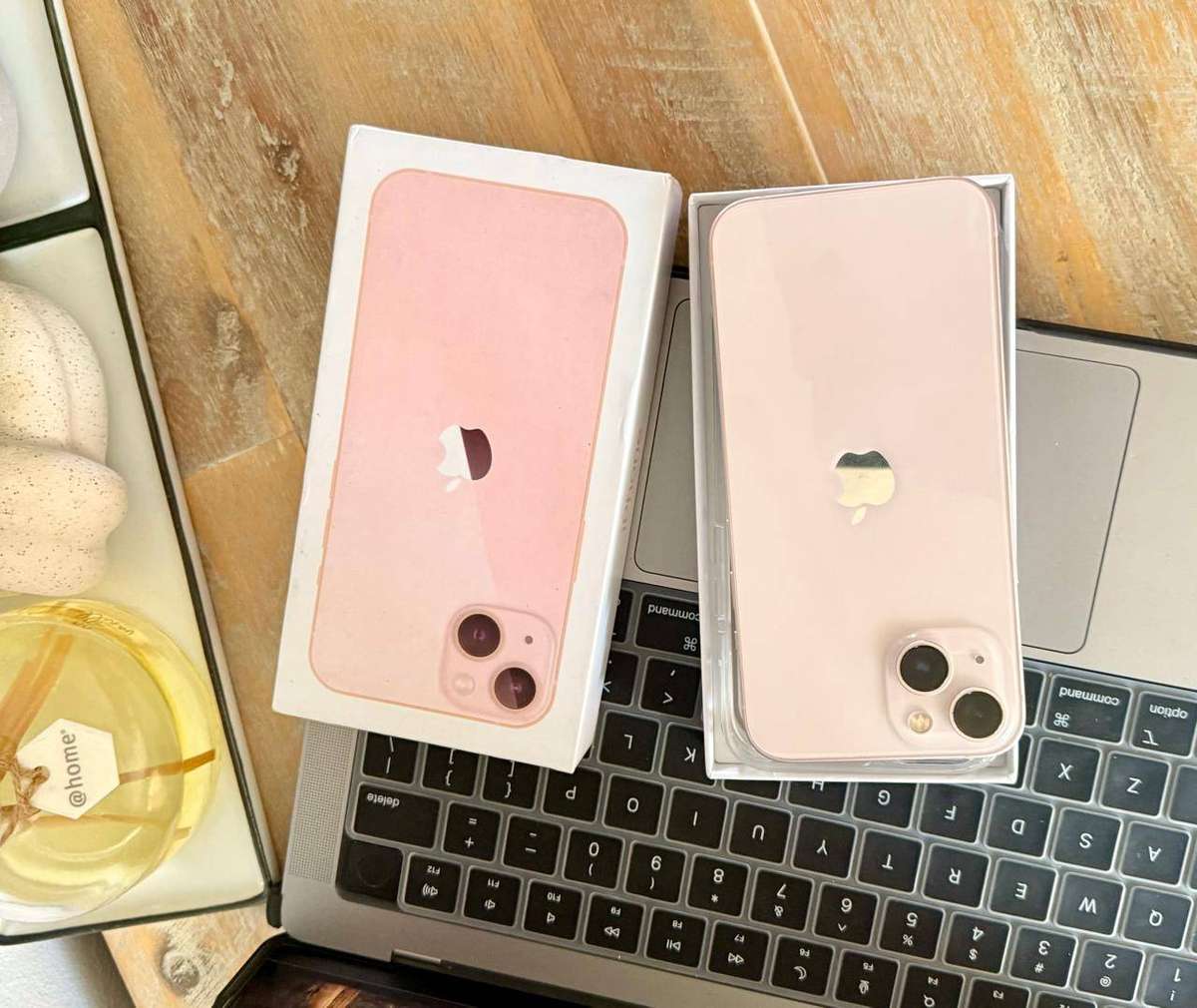 iPhone 13 (256GB) Pink , Excellent Condition +  Box , Charger & Extras