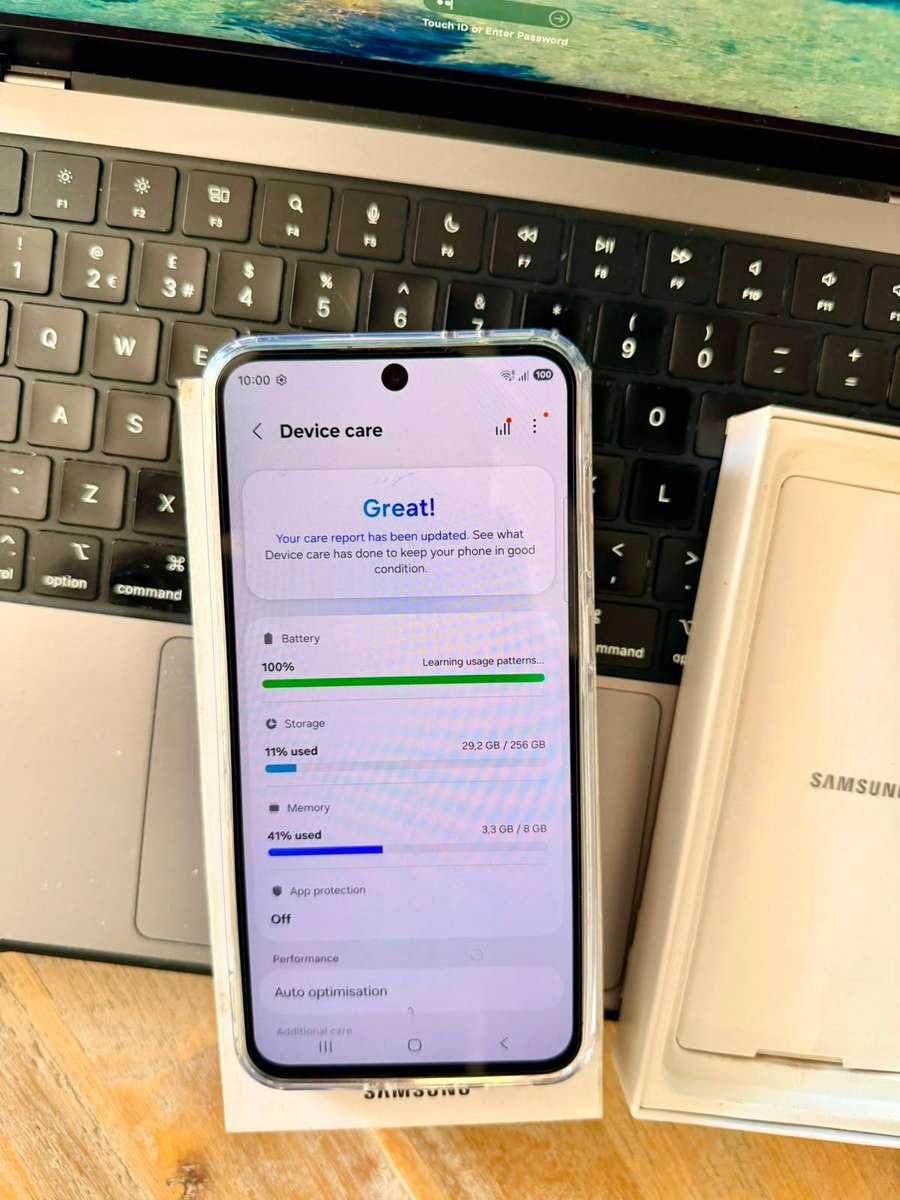 Samsung Galaxy A56 256GB + Box, Charger & Extras