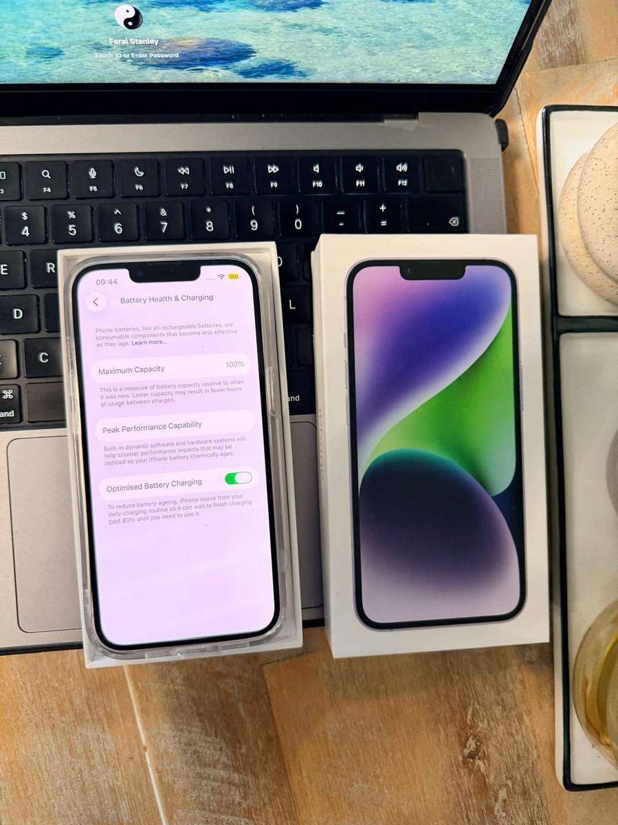 iPhone 14 (128GB) Excellent Condition *SPOTLESS AS NEW*  + Box & Accessories