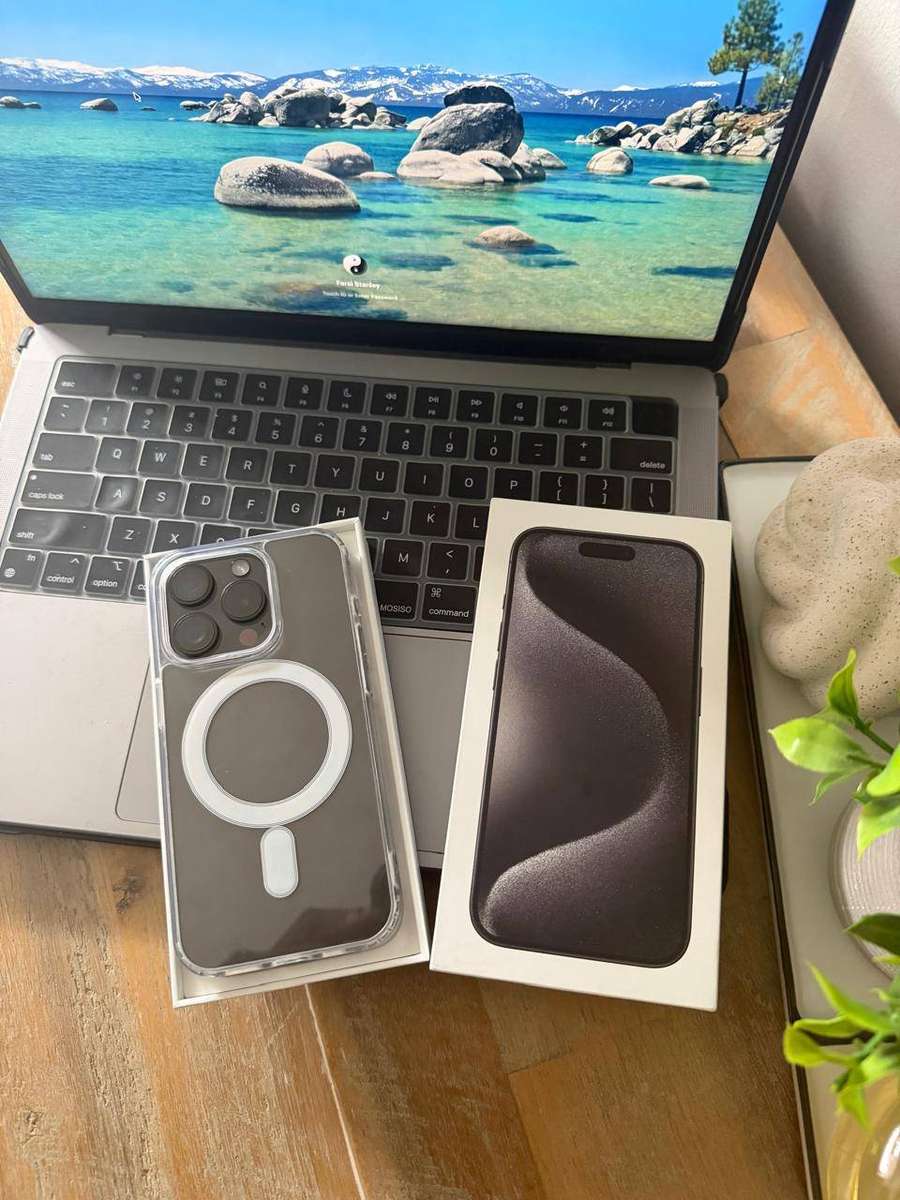 iPhone 15 Pro (256GB) Excellent Condition + Box & Accessories