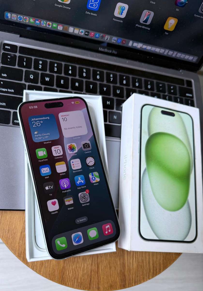 iPhone 15 Plus (128GB) Green * Excellent Pre-owned Condition * + Box & Extra accessories