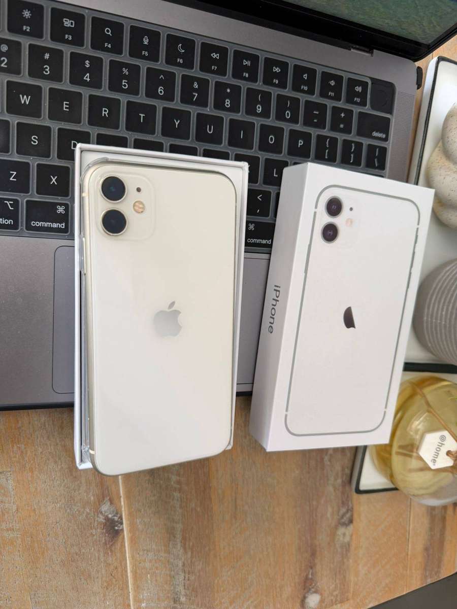 iPhone 11 (128GB) White in Excellent Condition + Box, Charger & Extras