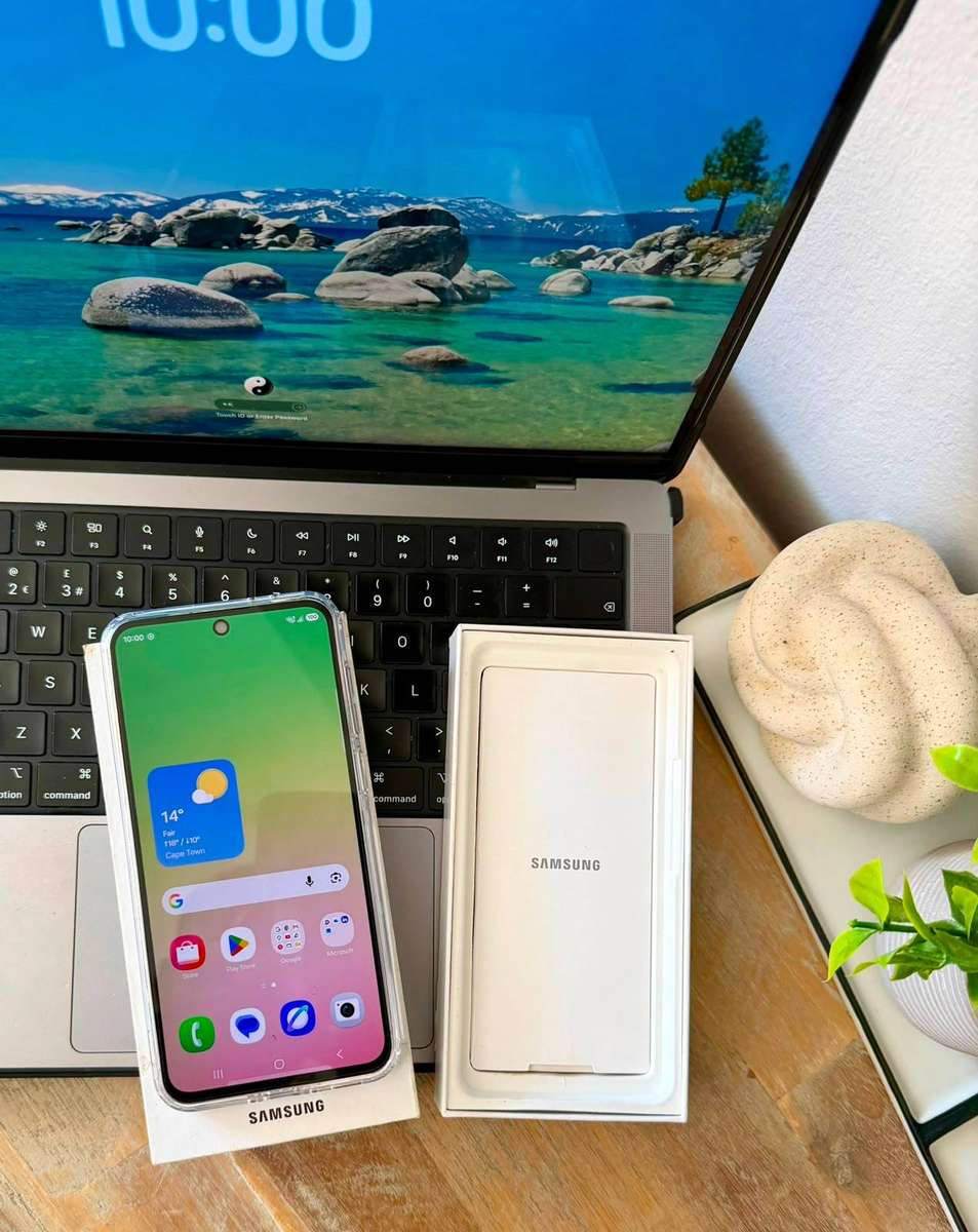 Samsung Galaxy A56 256GB + Box, Charger & Extras