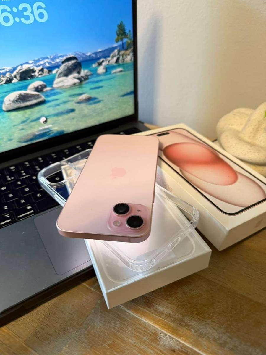 iPhone 15 Plus (256GB) PRESTINE Pre-owned Condition + Box , Charger & Accessories