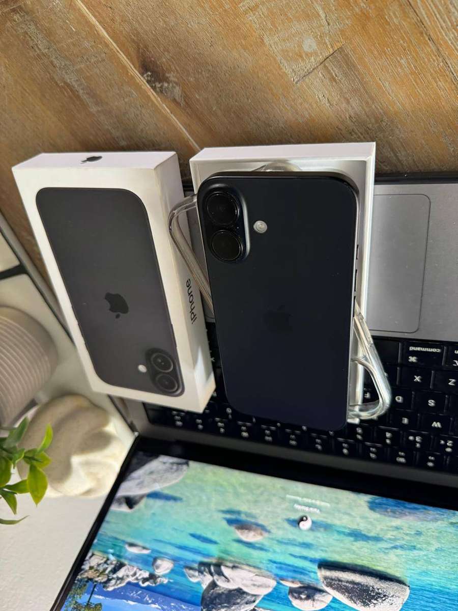 iPhone 16 (128GB) Excellent Condition AS NEW+ Box, Charger & Extras