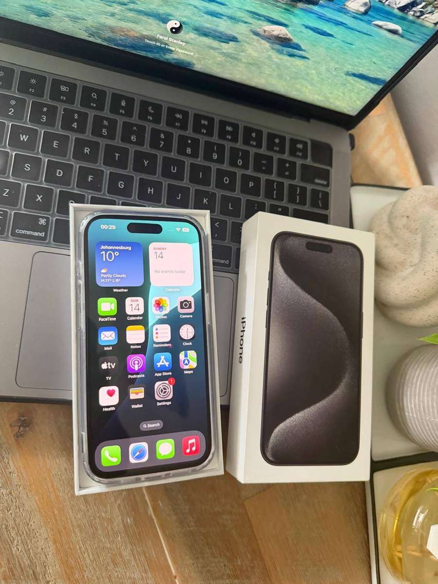iPhone 15 Pro (256GB) Excellent Condition + Box & Accessories