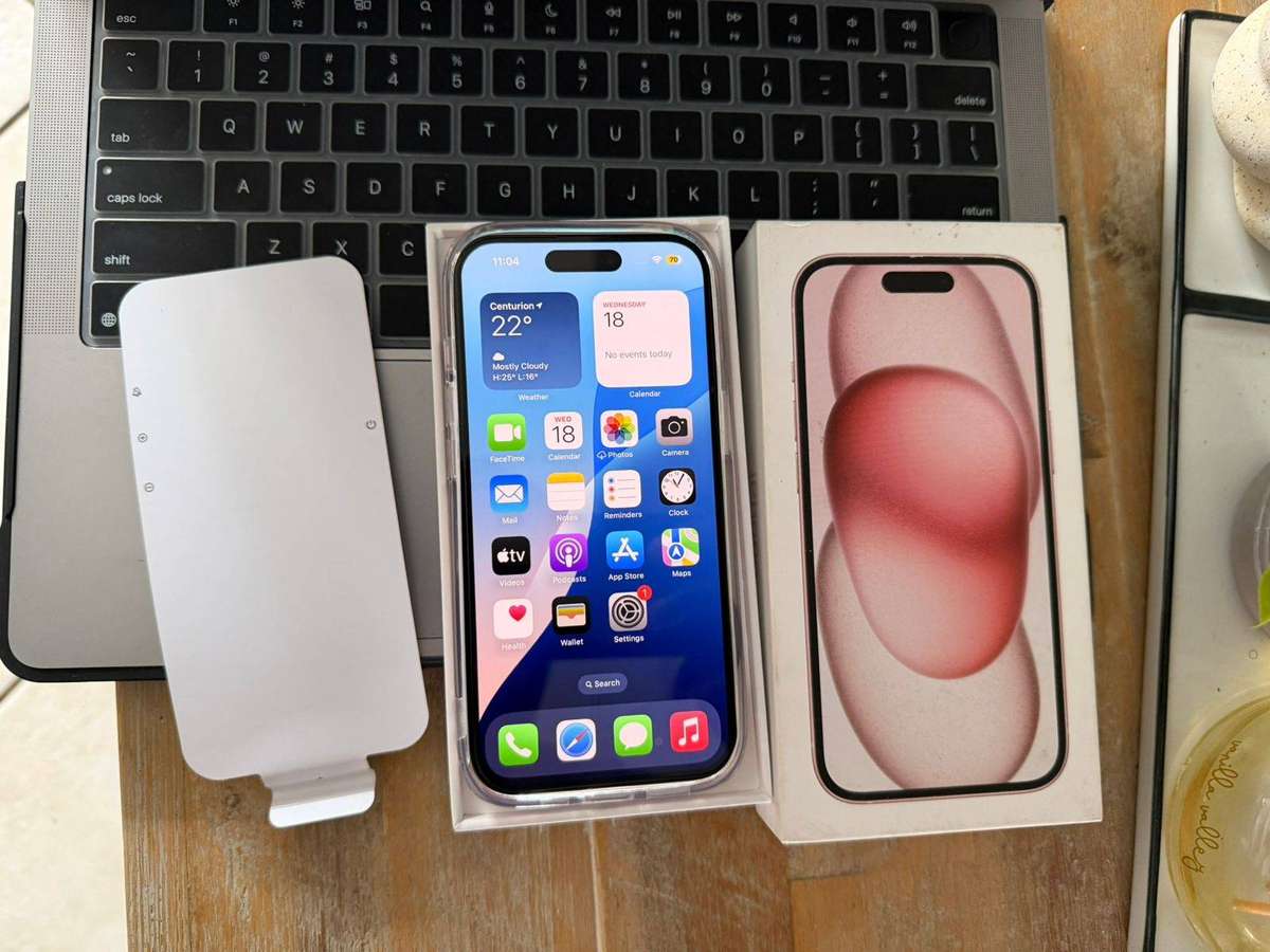 iPhone 15 Plus (128GB) Pink, Excellent Condition + Box, Charger & Extras