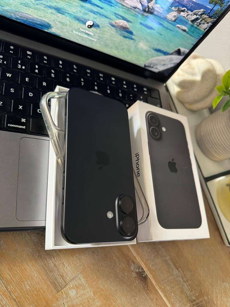 iPhone 16 (128GB) Excellent Condition AS NEW+ Box, Charger & Extras