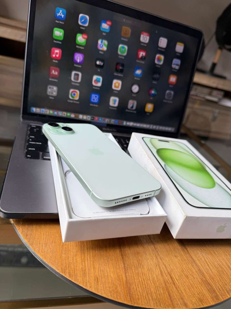 iPhone 15 Plus (128GB) Green * Excellent Pre-owned Condition * + Box & Extra accessories