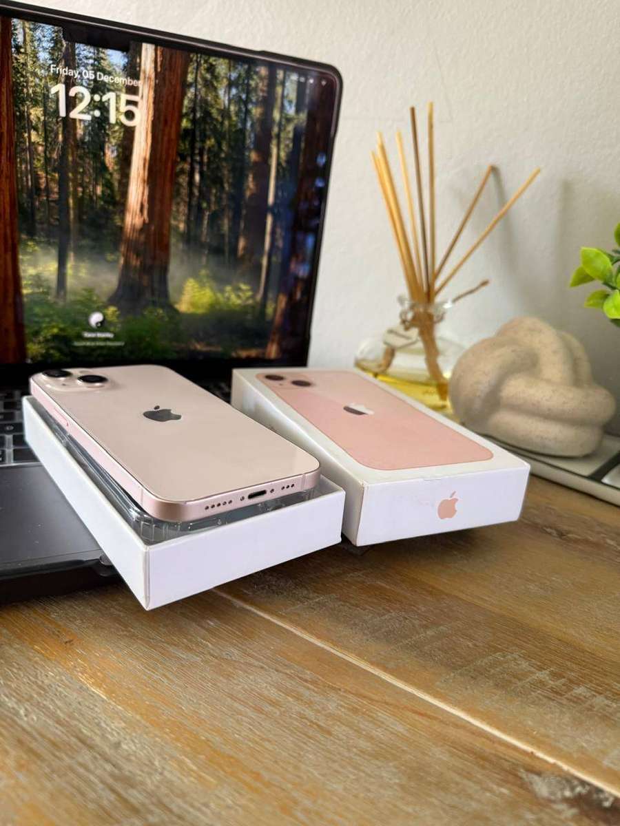 iPhone 13 (256GB) Pink , Excellent Condition +  Box , Charger & Extras