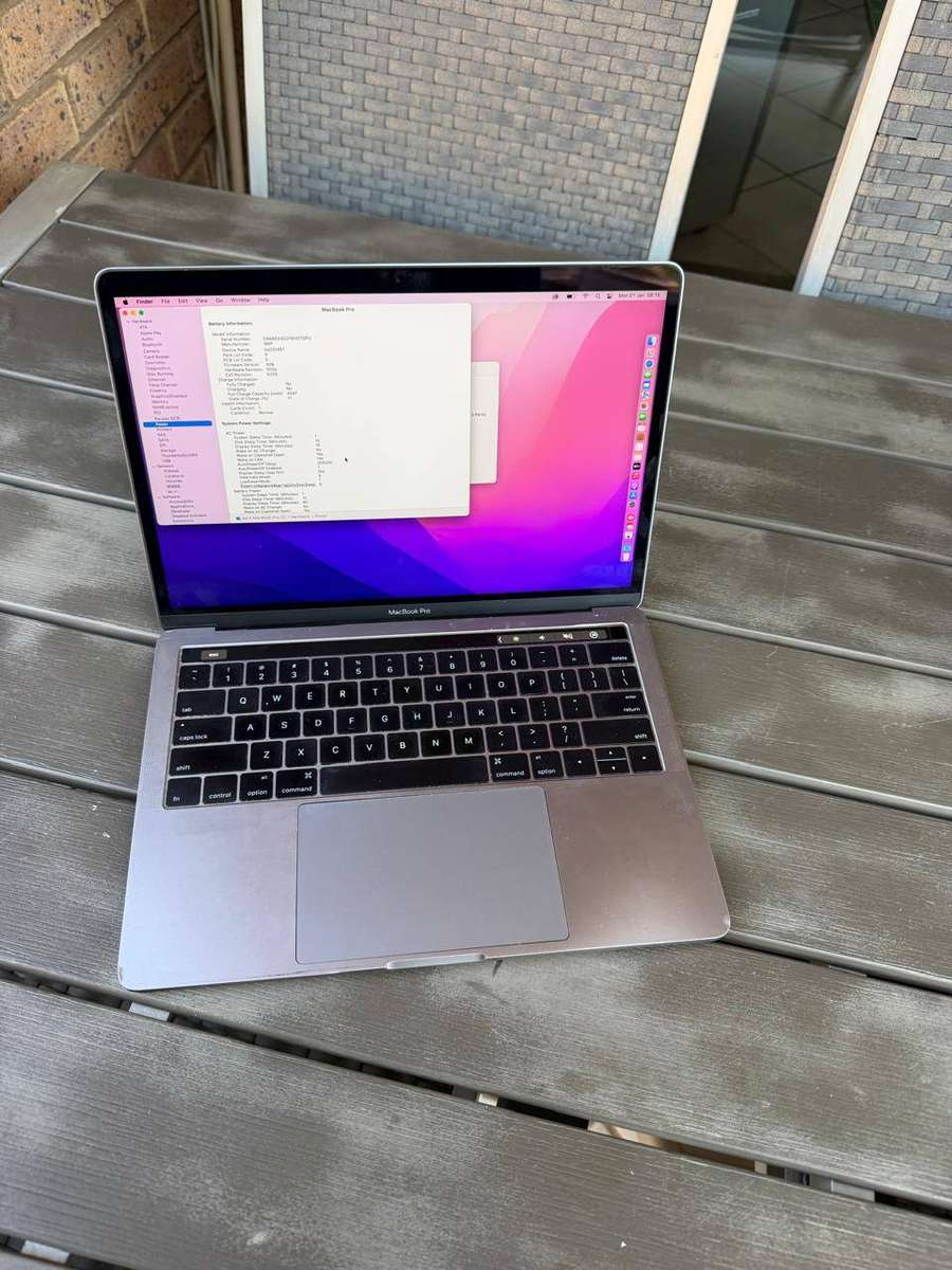 MacBook Pro Touch Bar 13.3 Inch Retina, 2016 (256GB)  Great Condition + Charger