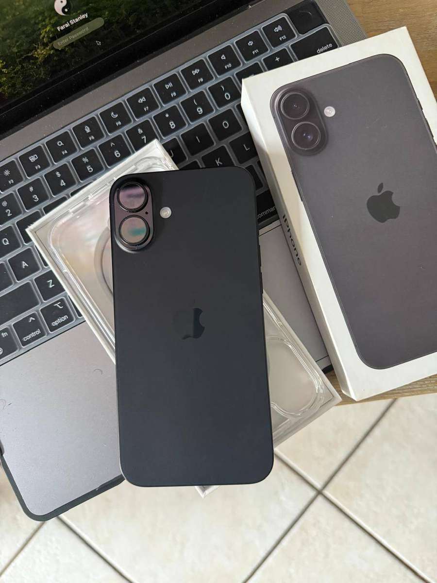 iPhone 16 (128GB) Excellent Condition, Like New + Box, Charger & Accessories