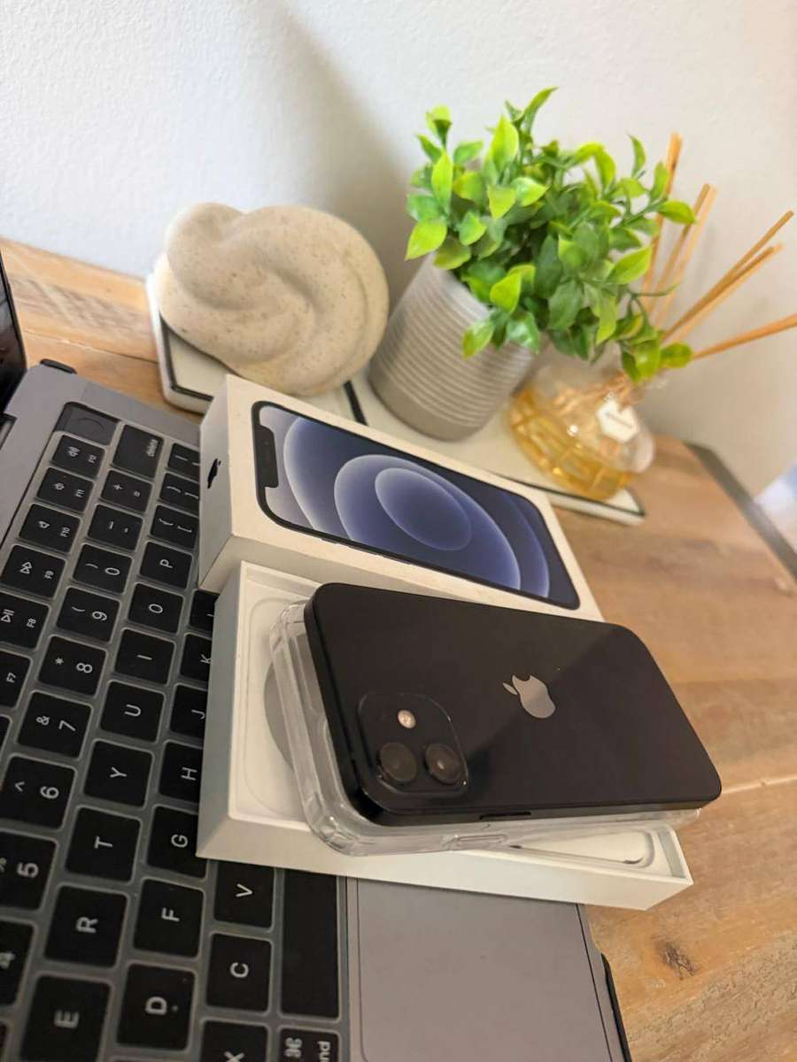 iPhone 12 Excellent Pre-owned Condition (64GB) + Box, Charger & Extras