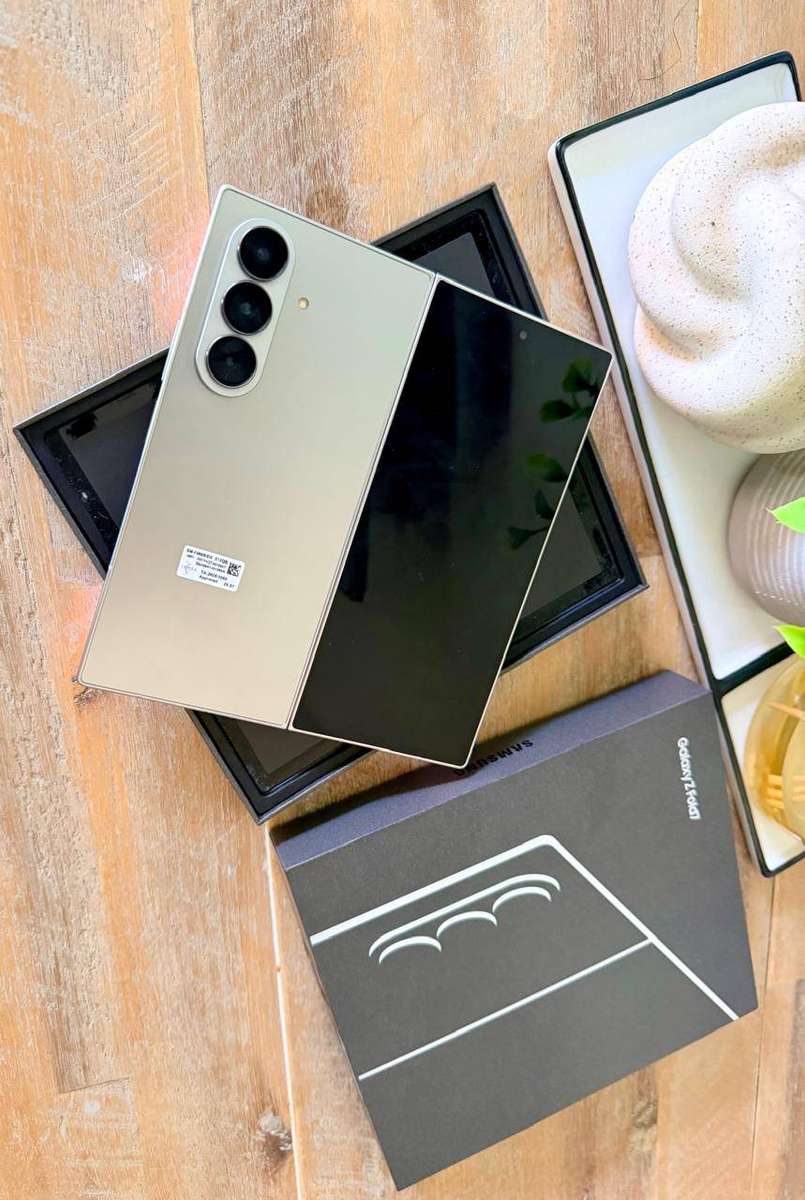 Samsung Galaxy Z Fold 7 (512GB) + Box