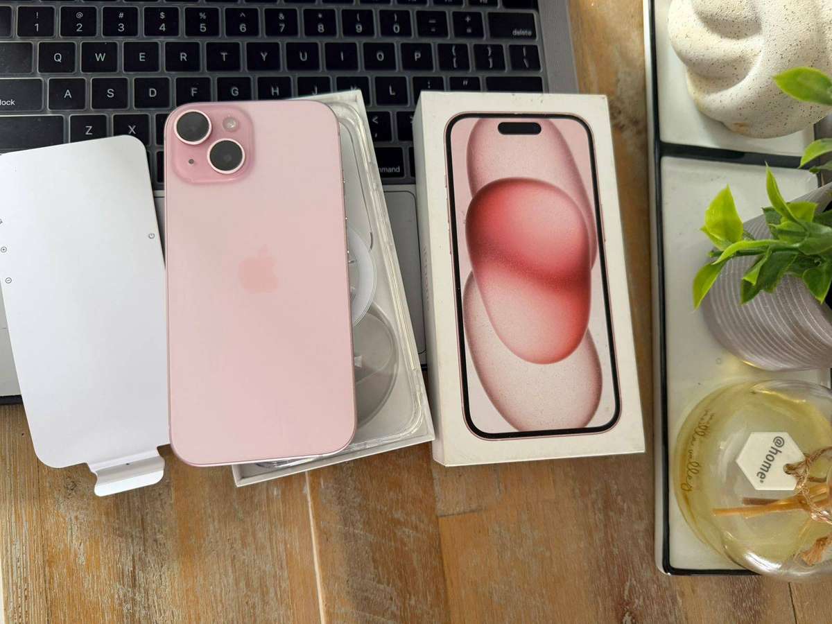 iPhone 15 Plus (128GB) Pink, Excellent Condition + Box, Charger & Extras