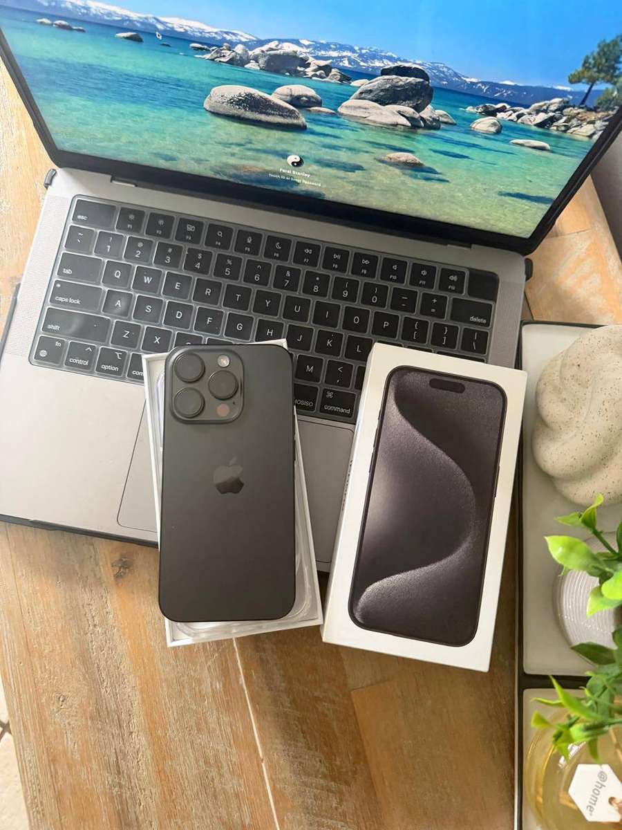 iPhone 15 Pro (256GB) Excellent Condition + Box & Accessories