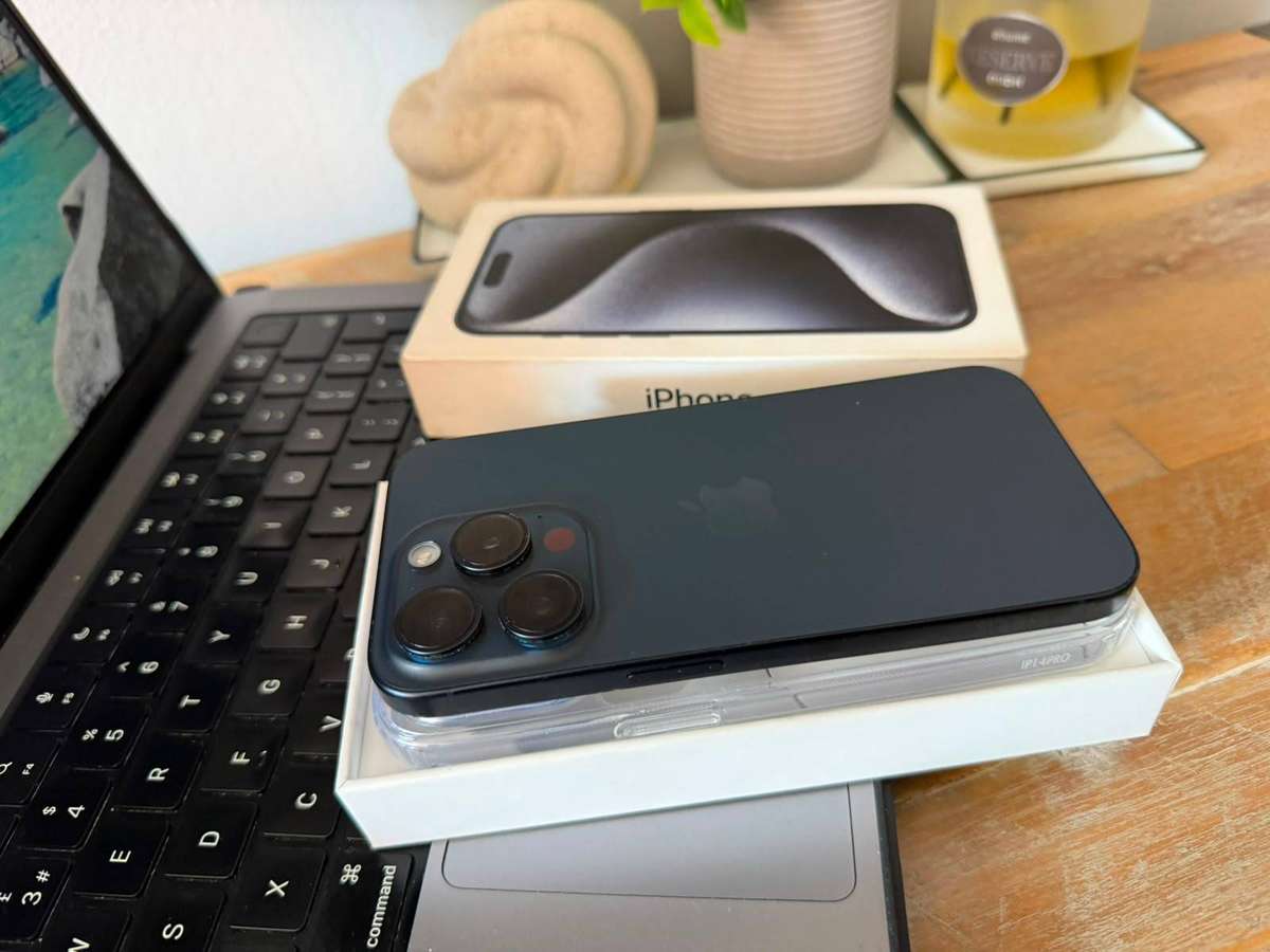 iPhone 15 Pro 256GB Excellent Condition + Box & Accessories