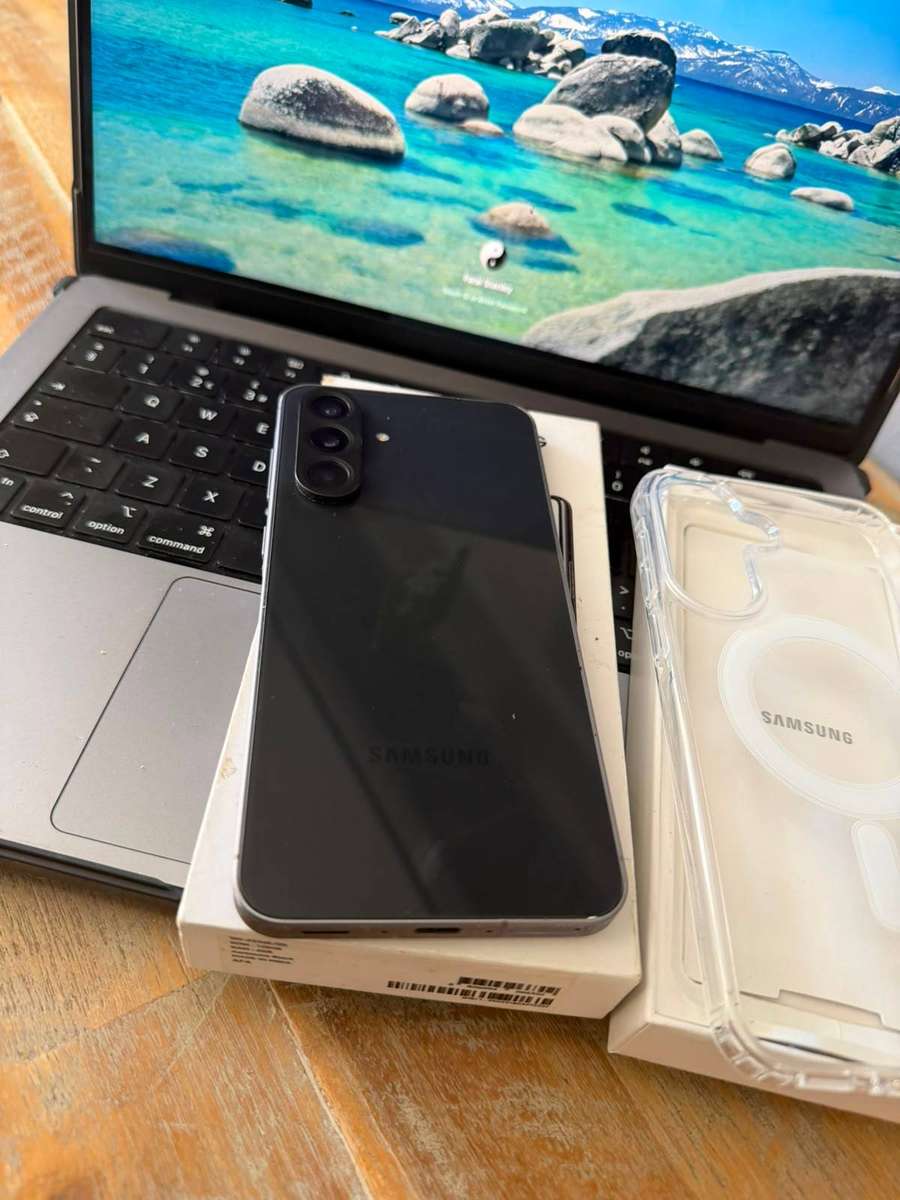 Samsung Galaxy A56 256GB + Box, Charger & Extras