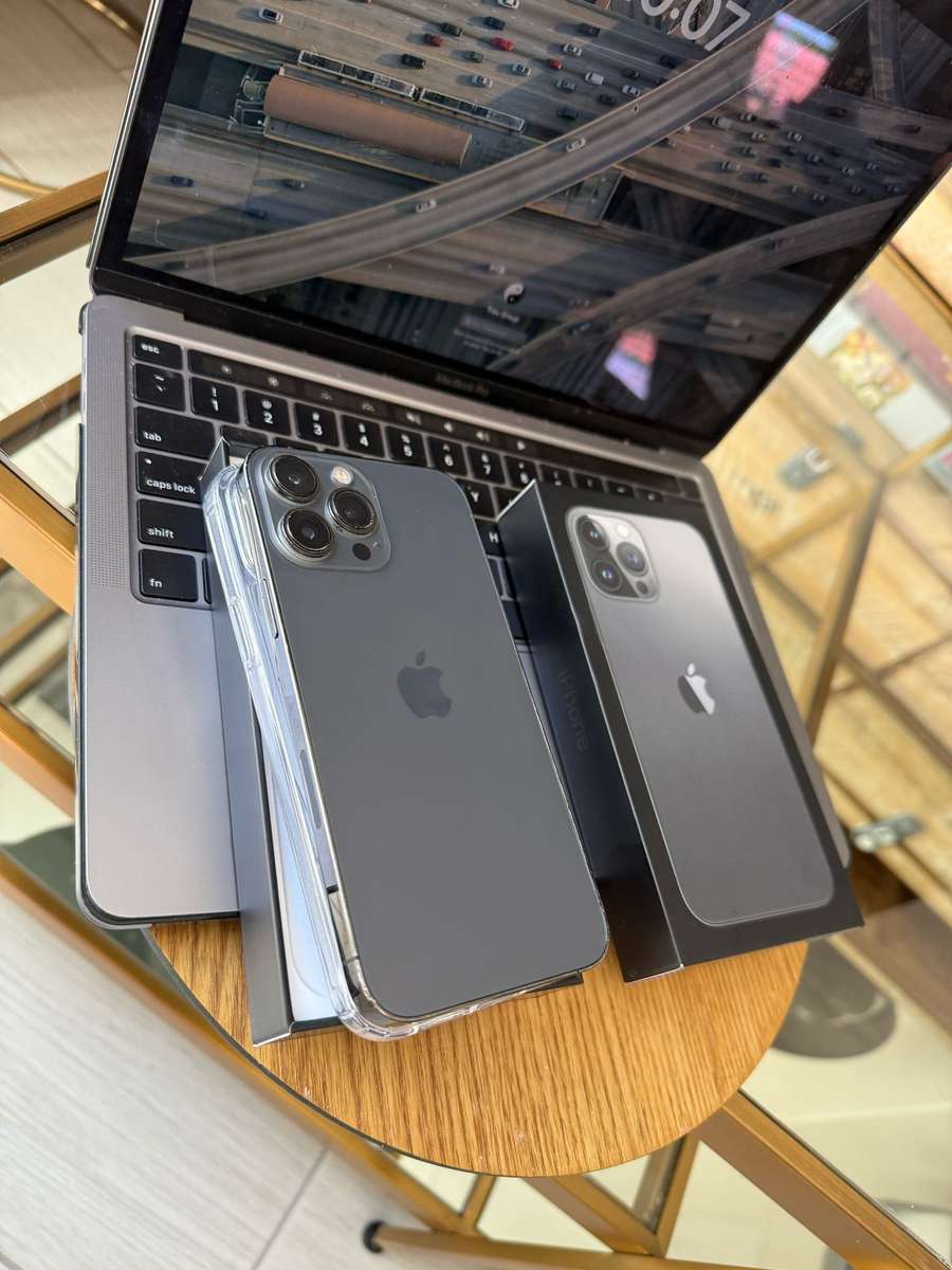 iPhone 13 Pro Max 128GB Space Grey + Box & Extras