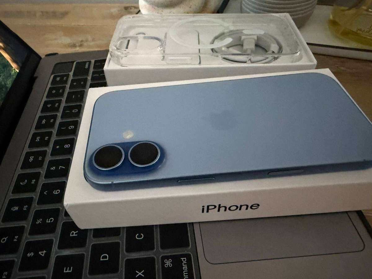 iPhone 17 (256GB) Mist Blue Color , Including  Charger and Extras