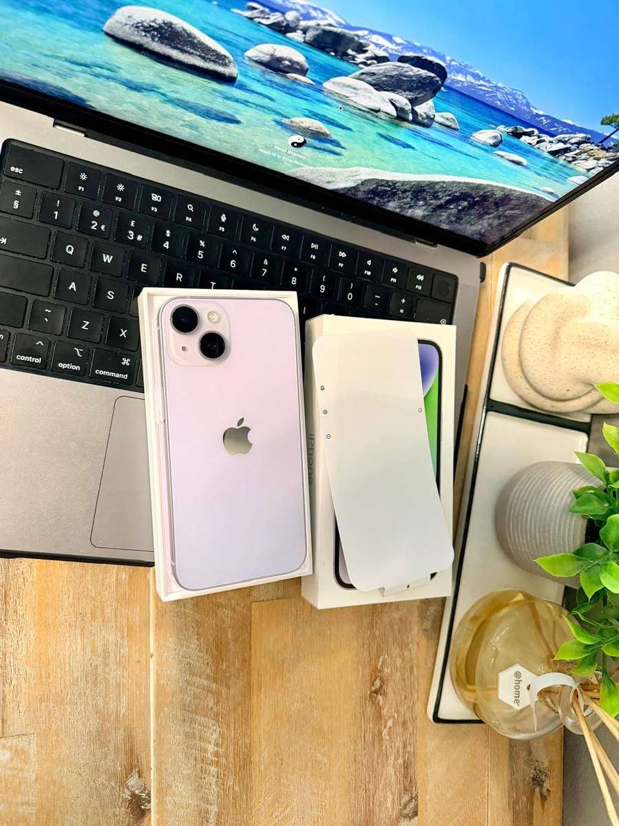 iPhone 14 (128GB) Excellent Condition *SPOTLESS AS NEW*  + Box & Accessories