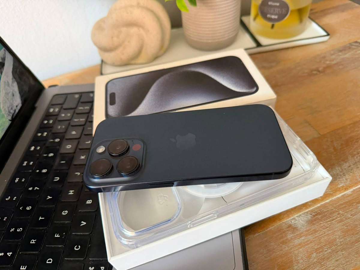 iPhone 15 Pro 256GB Excellent Condition + Box & Accessories
