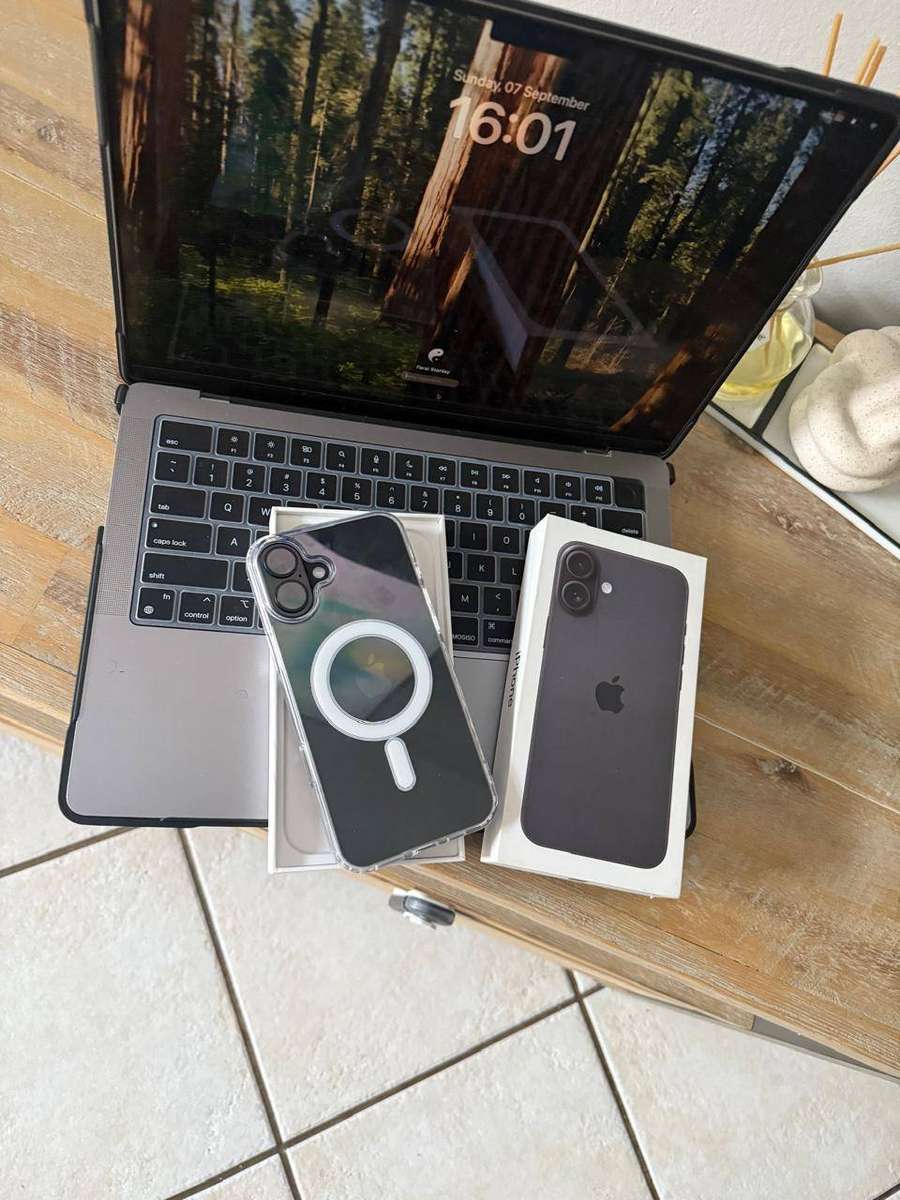 iPhone 16 (128GB) Excellent Condition, Like New + Box, Charger & Accessories